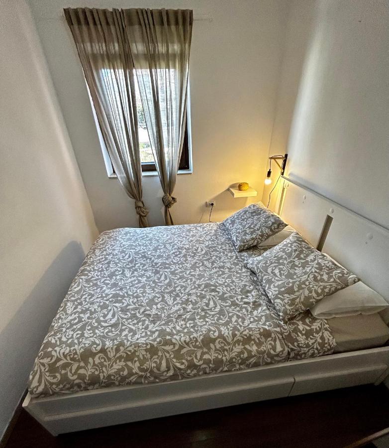 Elentoni Appartement Fažana Buitenkant foto