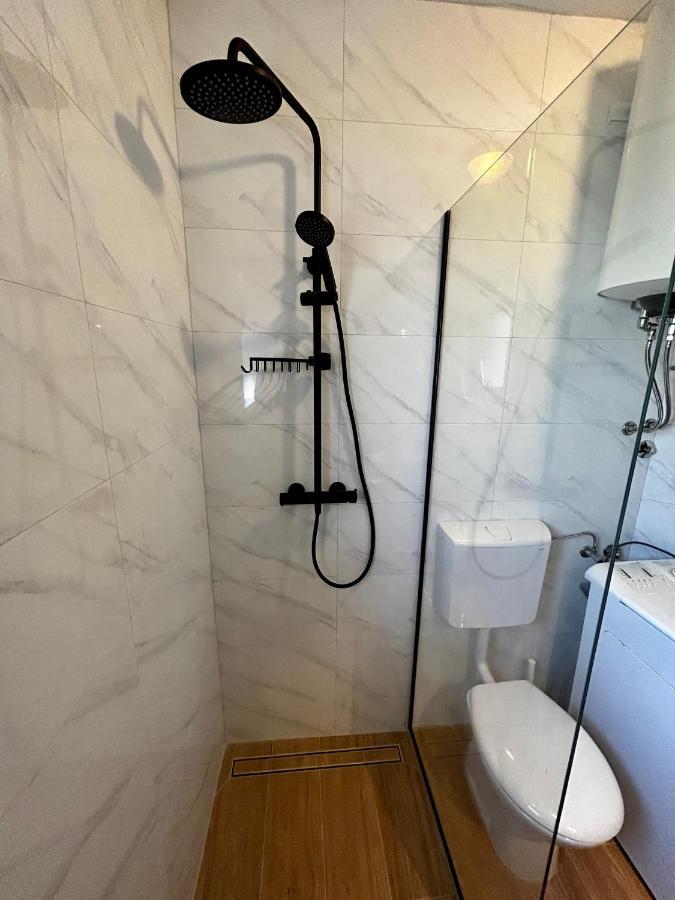 Elentoni Appartement Fažana Buitenkant foto