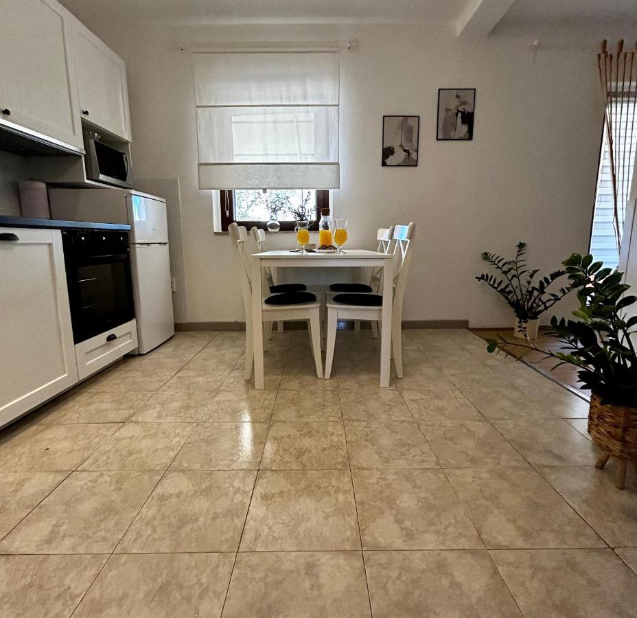Elentoni Appartement Fažana Buitenkant foto