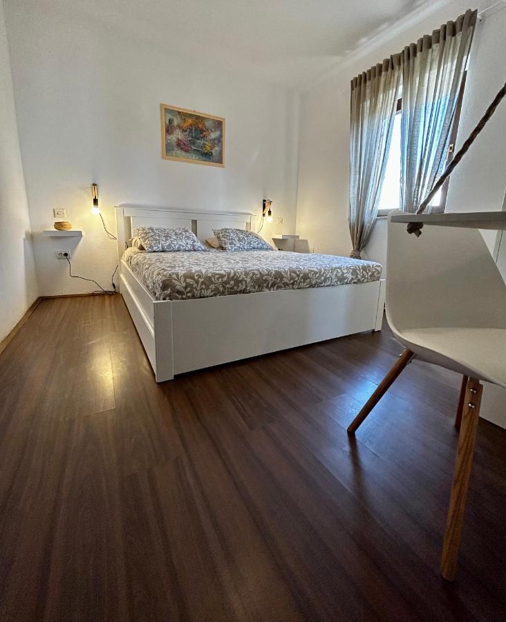 Elentoni Appartement Fažana Buitenkant foto